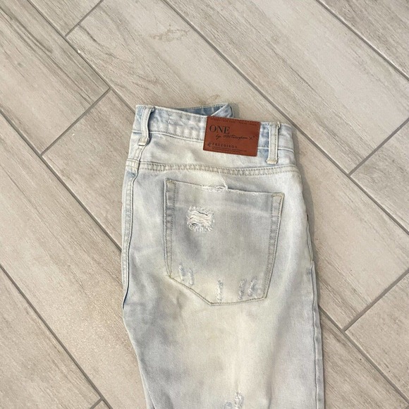 One Teaspoon Distressed White Jeans - Picture 2 of 10